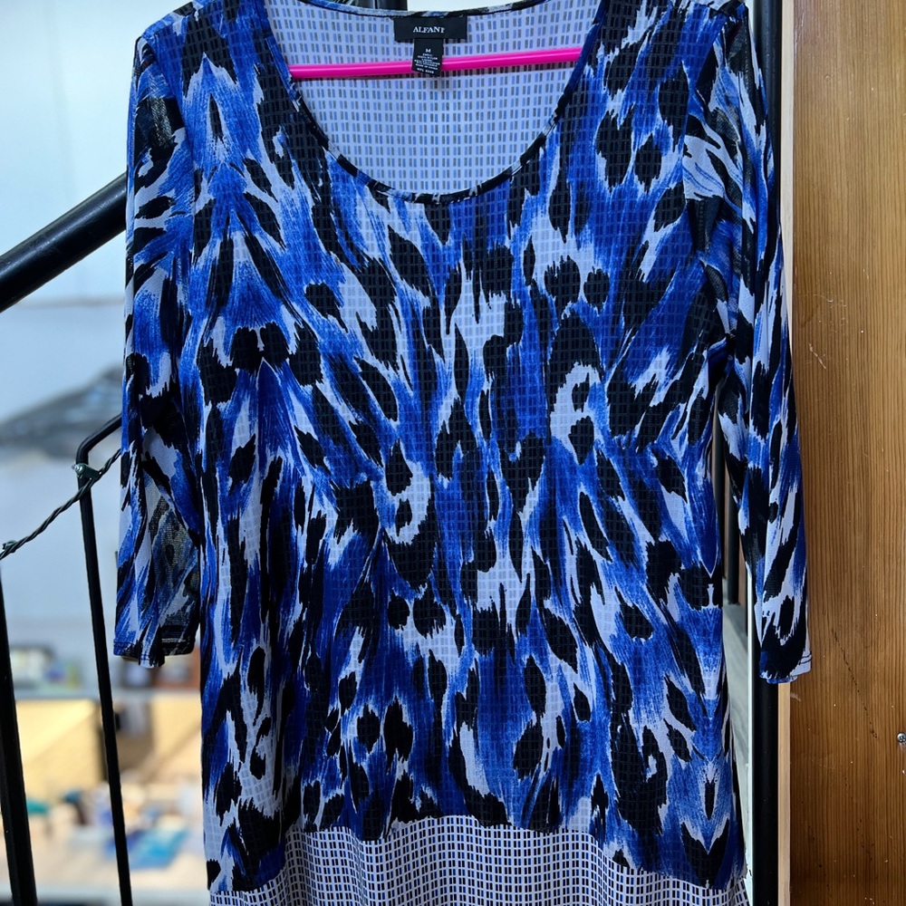 Alfani women’s medium blouse